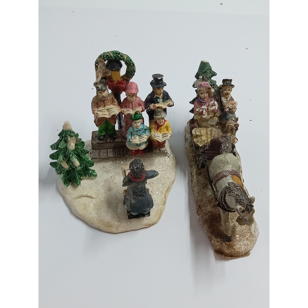 Cobblestone Corners Christmas Village Carolers and Horse Carriage Set 2002 2003